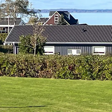 Seaside Bliss With Views - By Traum بيت للعطل Bro (Funen)