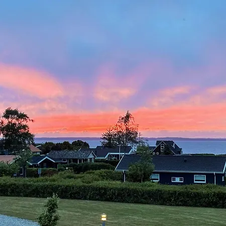 Tatil Evi Seaside Bliss With Views Bro (Funen)