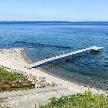 Seaside Bliss With Views Tatil Evi